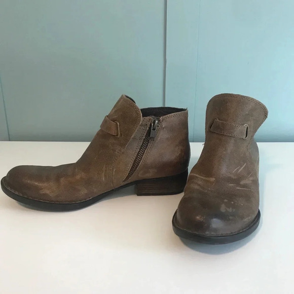 Born JEM Oiled Suede Booties Light Brown. Size 7. - Picture 3 of 15